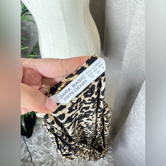 Zara Women’s Leopard Print Long Sleeve Mini Dress in Brown Sz XS - Picture 2 of 13